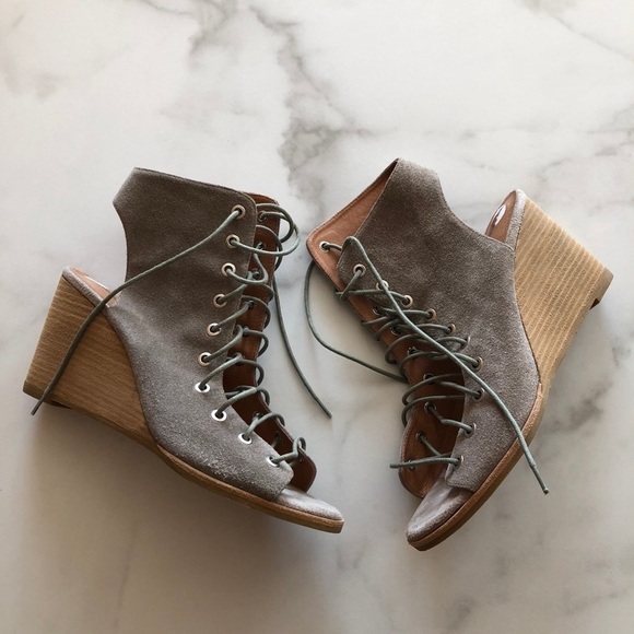 Jeffrey Campbell Carolyn Lace-Up Wedge Sandal Tan - Picture 11 of 13